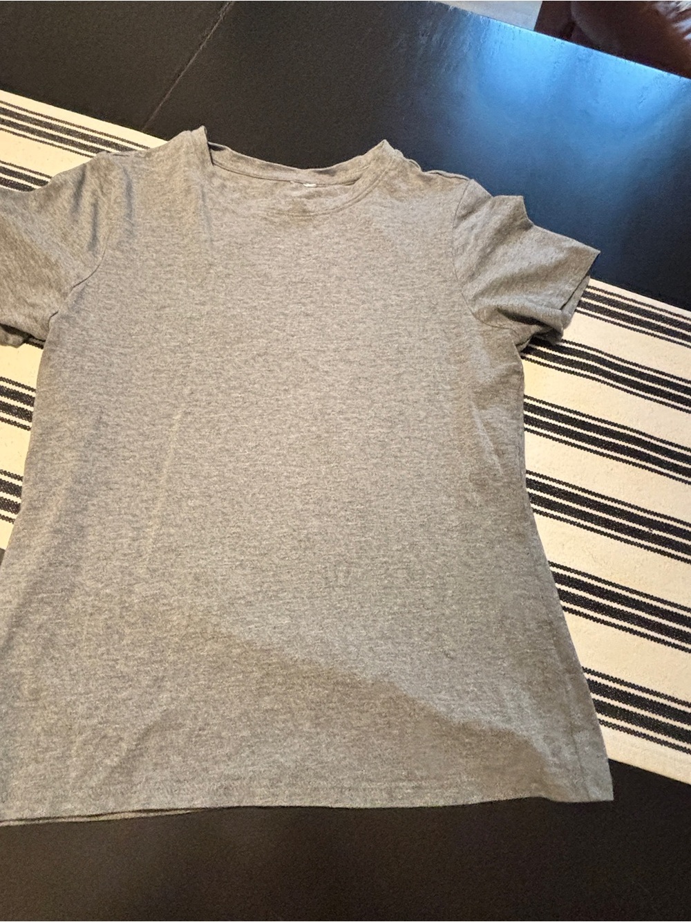 Levi's Women’s Heather Gray Short Sleeve Tee